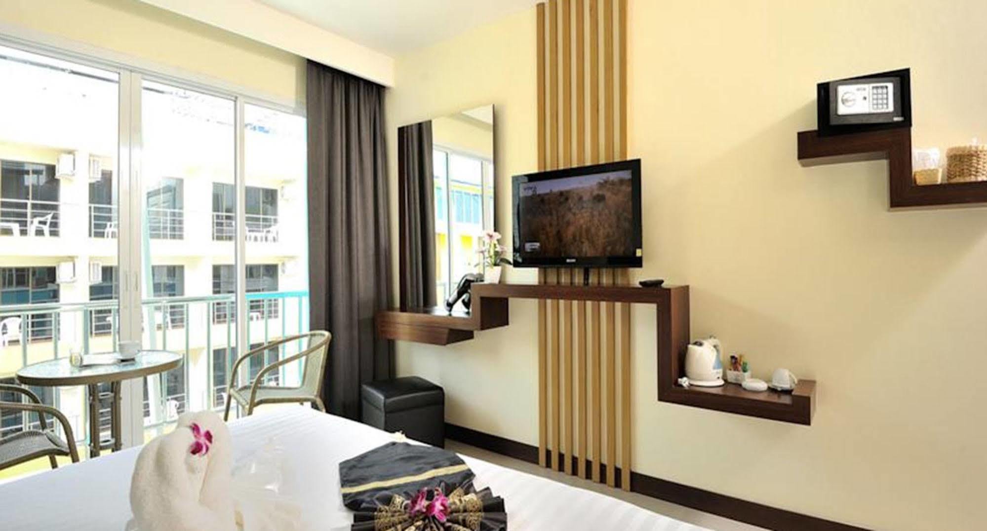 Pimrada Hotel Patong Kültér fotó